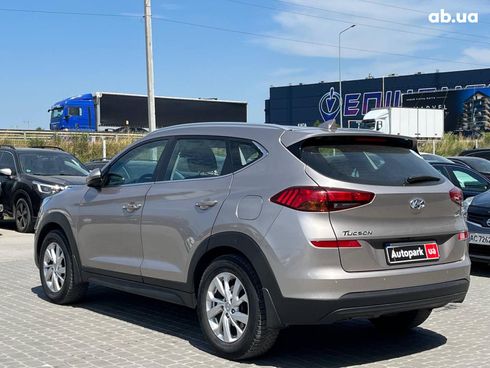 Hyundai Tucson 2018 бежевый - фото 7