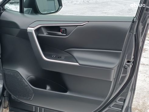 Toyota RAV4 2025 серый - фото 40