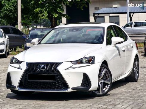 Lexus IS 2017 - фото 3