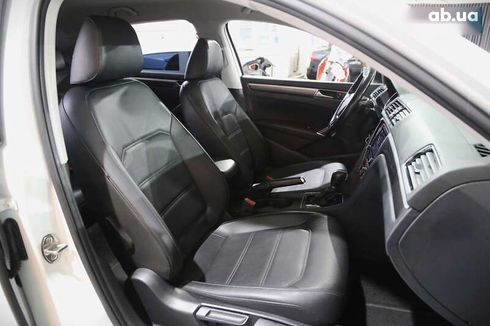 Volkswagen Passat 2018 - фото 12