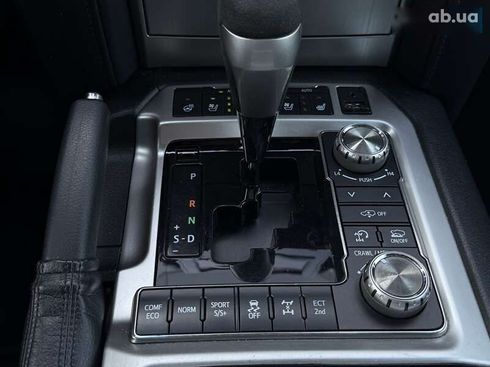 Toyota Land Cruiser 2017 - фото 25