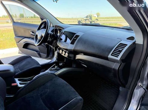 Mitsubishi Outlander 2012 - фото 25