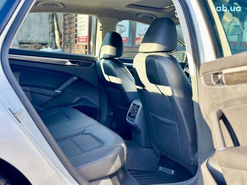 Volkswagen Passat 2018 белый - фото 17