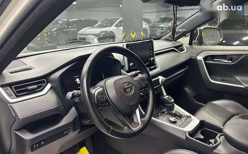 Toyota RAV4 2020 - фото 9