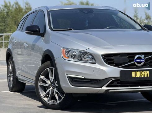 Volvo V60 2018 - фото 8