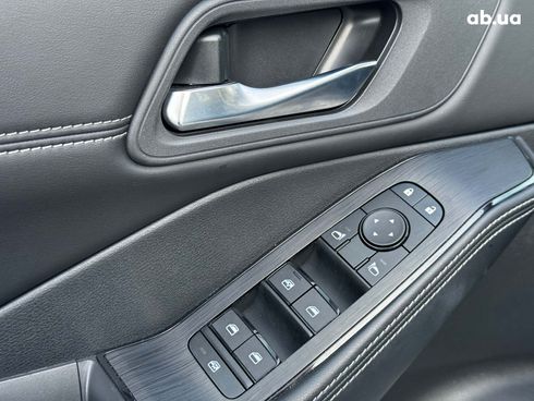 Nissan Rogue 2023 белый - фото 32