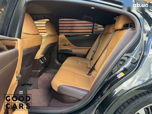 Lexus ES 2019 - фото 21