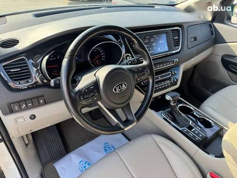 Kia Carnival 2019 - фото 7