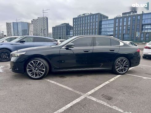 BMW 5 серия 2023 - фото 27