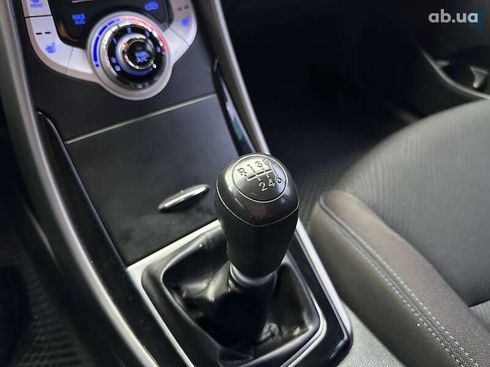 Hyundai Elantra 2012 - фото 25