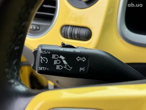 Volkswagen Beetle 2012 желтый - фото 24