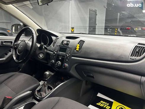 Kia Cerato 2011 - фото 9