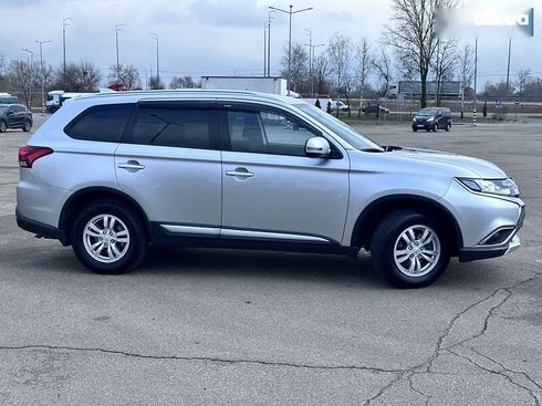 Mitsubishi Outlander 2018 - фото 7