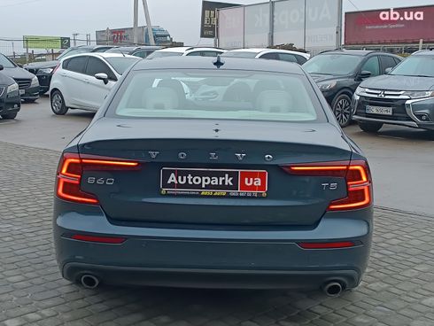 Volvo S60 2018 синий - фото 10