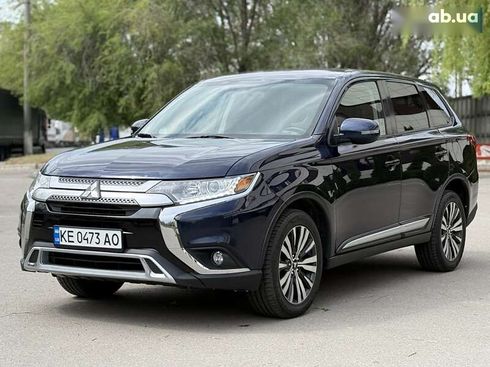 Mitsubishi Outlander 2019 - фото 2