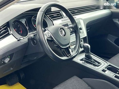 Volkswagen Passat 2017 - фото 23