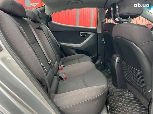 Hyundai Elantra 2011 - фото 9