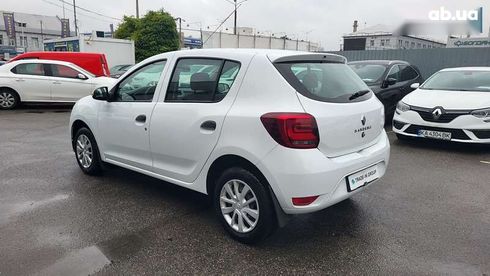 Renault Sandero 2020 - фото 13