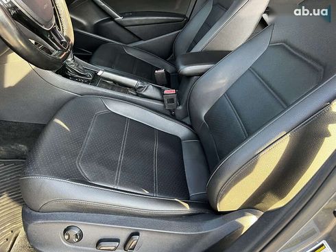 Volkswagen Passat 2017 - фото 25