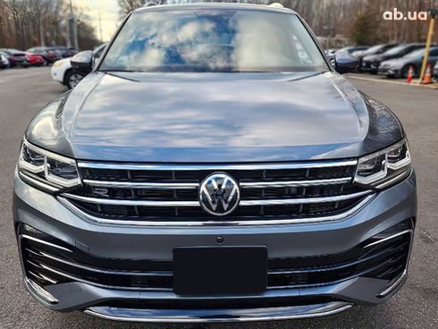 Volkswagen Tiguan 2022 серый - фото 2