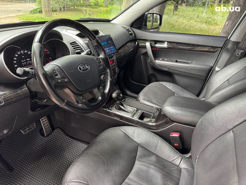Kia Sorento 2014 серый - фото 12