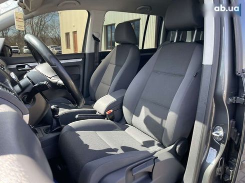 Volkswagen Touran 2012 - фото 25