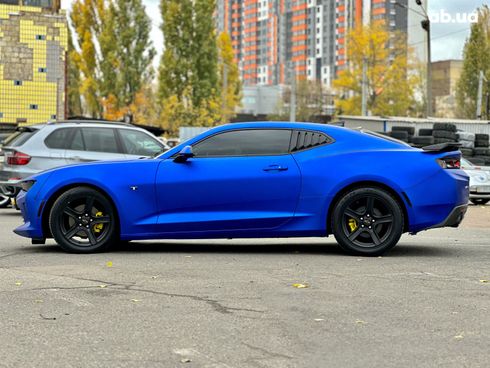 Chevrolet Camaro 2016 синий - фото 8