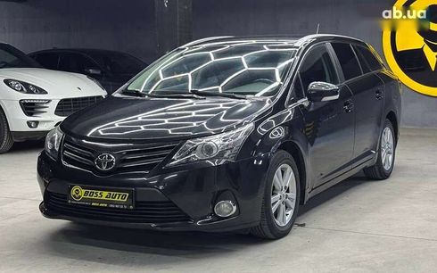 Toyota Avensis Verso 2013 - фото 3