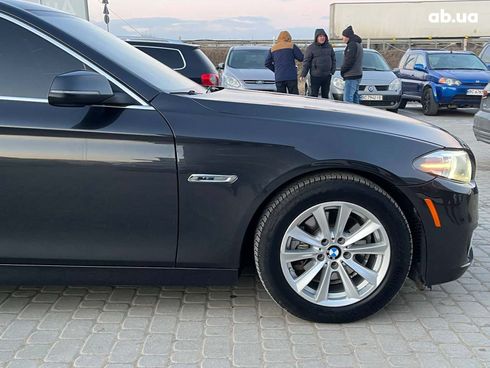 BMW 5 серия 2015 серый - фото 43