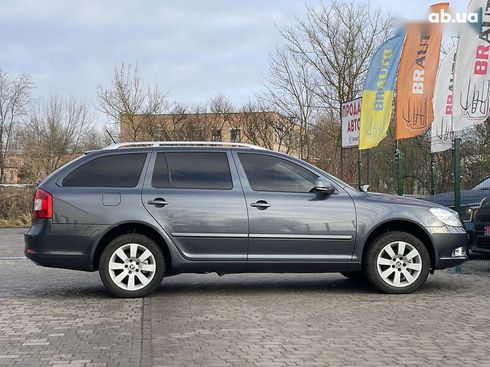 Skoda Octavia 2011 - фото 16