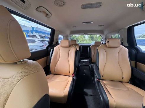 Kia Carnival 2021 - фото 24