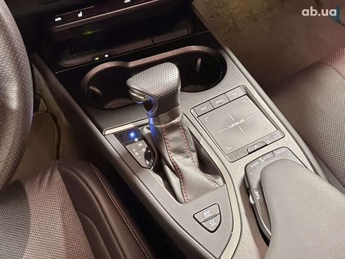 Lexus UX 2020 - фото 22