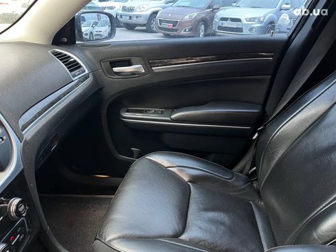 Chrysler 300 2018 черный - фото 97