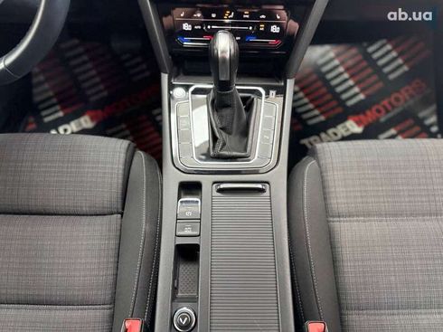 Volkswagen Passat 2020 - фото 29