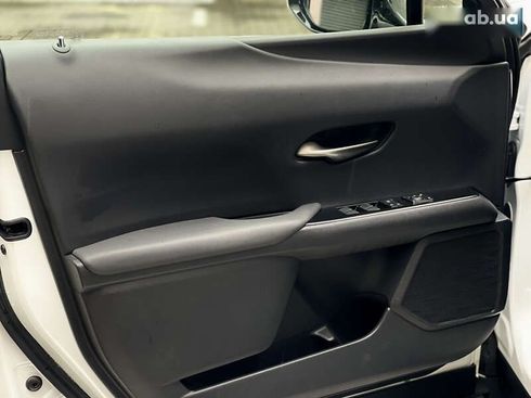 Lexus UX 2019 - фото 20