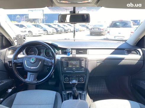 Skoda Superb 2012 серый - фото 29