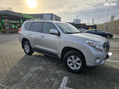 Toyota Land Cruiser Prado 2014 серебристый - фото 5