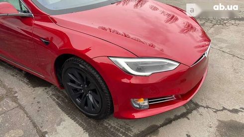 Tesla Model S 2019 - фото 17