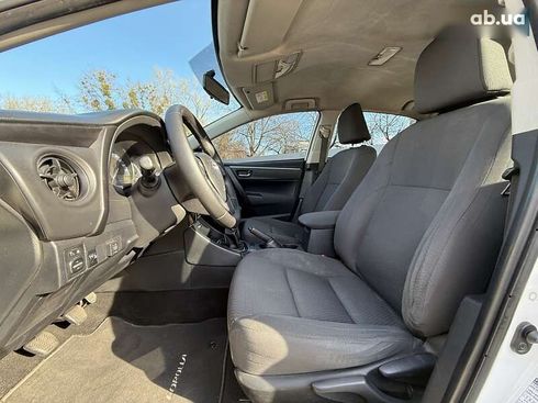 Toyota Corolla 2017 - фото 12
