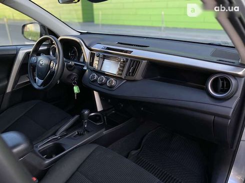 Toyota RAV4 2018 - фото 13