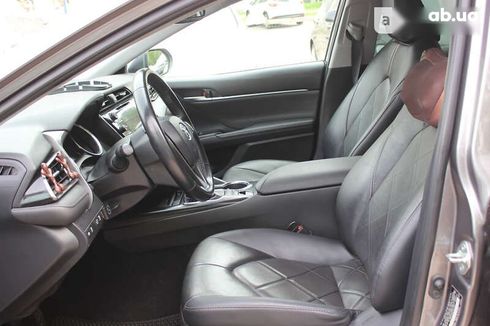 Toyota Camry 2018 - фото 12