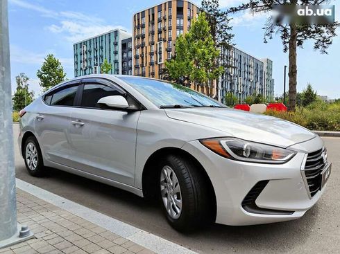 Hyundai Elantra 2016 - фото 28