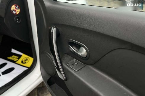 Renault Logan 2019 - фото 10