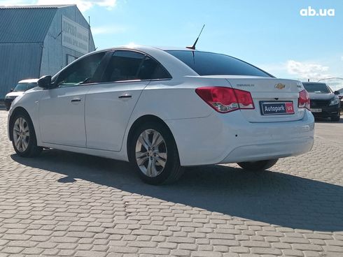 Chevrolet Cruze 2012 белый - фото 21