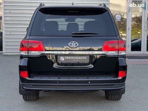 Toyota Land Cruiser 2019 - фото 12