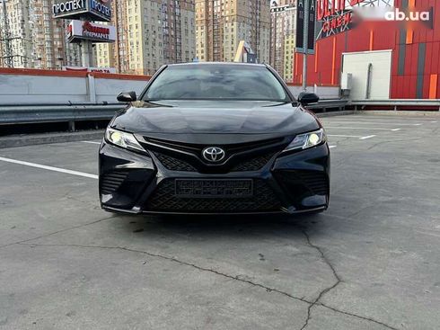 Toyota Camry 2017 - фото 2