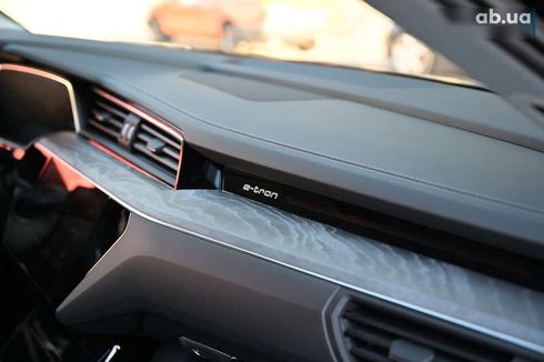 Audi E-Tron 2021 - фото 20