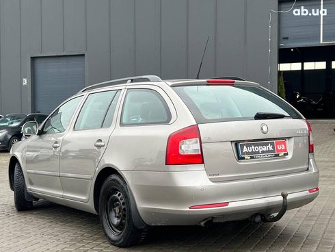 Skoda Octavia 2010 серый - фото 5