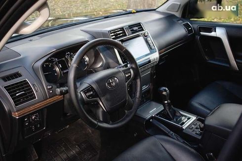 Toyota Land Cruiser Prado 2017 - фото 25