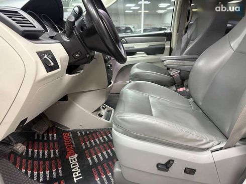 Volkswagen Routan 2013 - фото 19